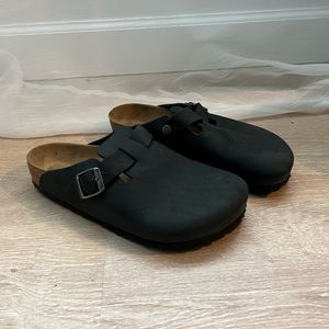 Black slip on Birkenstocks